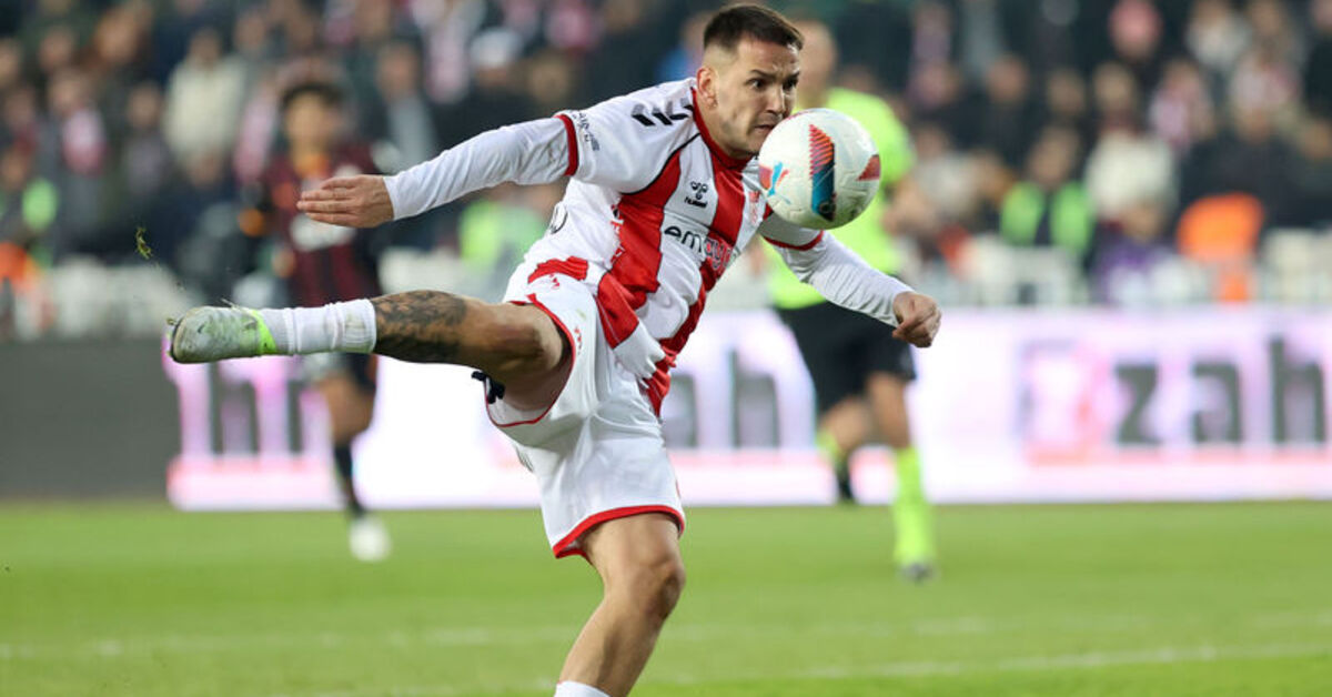Sivasspor Rey Manaj’la sözleşme uzattı!